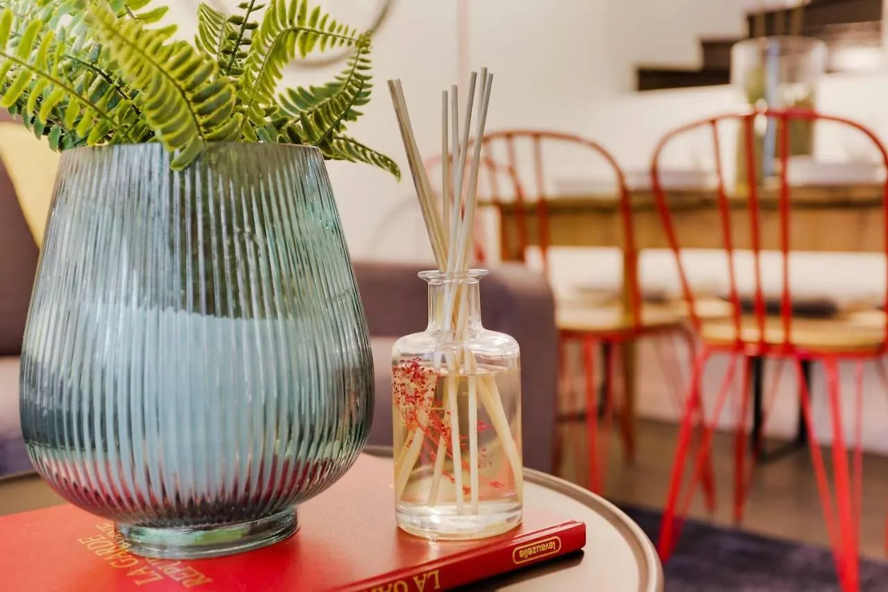 Charming House For 6 People - Louvre & Opera Apartment Paris France